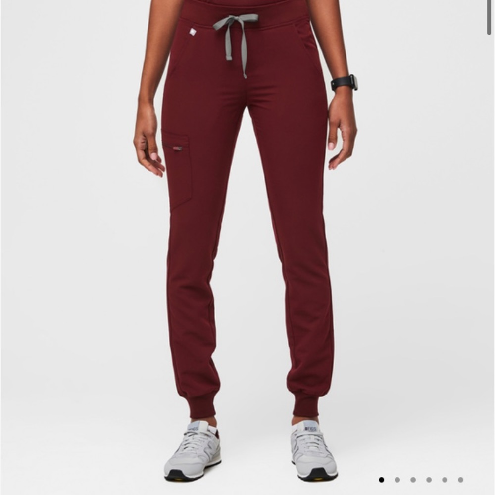 Figs Tall Zamora Jogger Scrub Pants in Burgundy